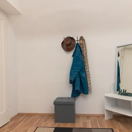 Milky Way Top Floor 2-Bedroom Apartment Air Condition Vienna Exterior photo
