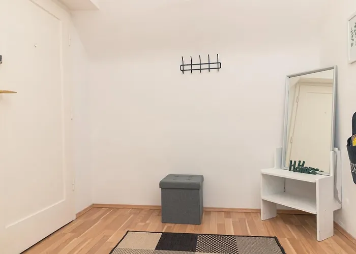 Milky Way Top Floor 2-Bedroom Apartment Air Condition