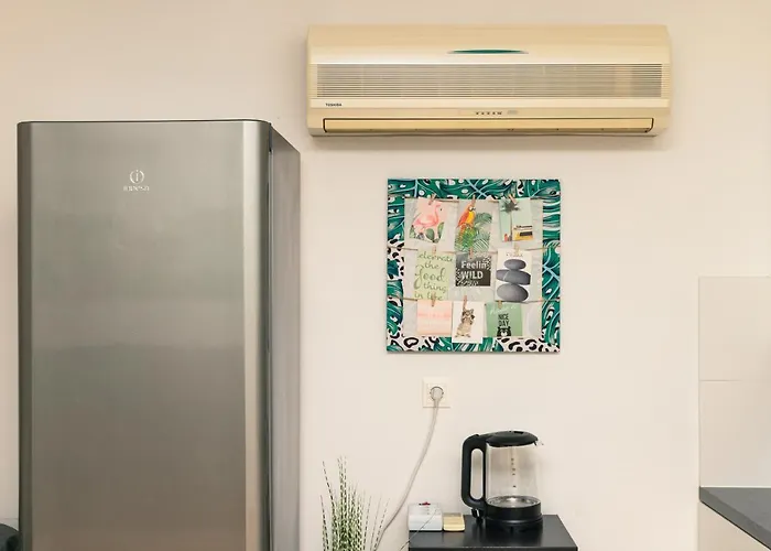 Milky Way Top Floor 2-Bedroom Apartment Air Condition