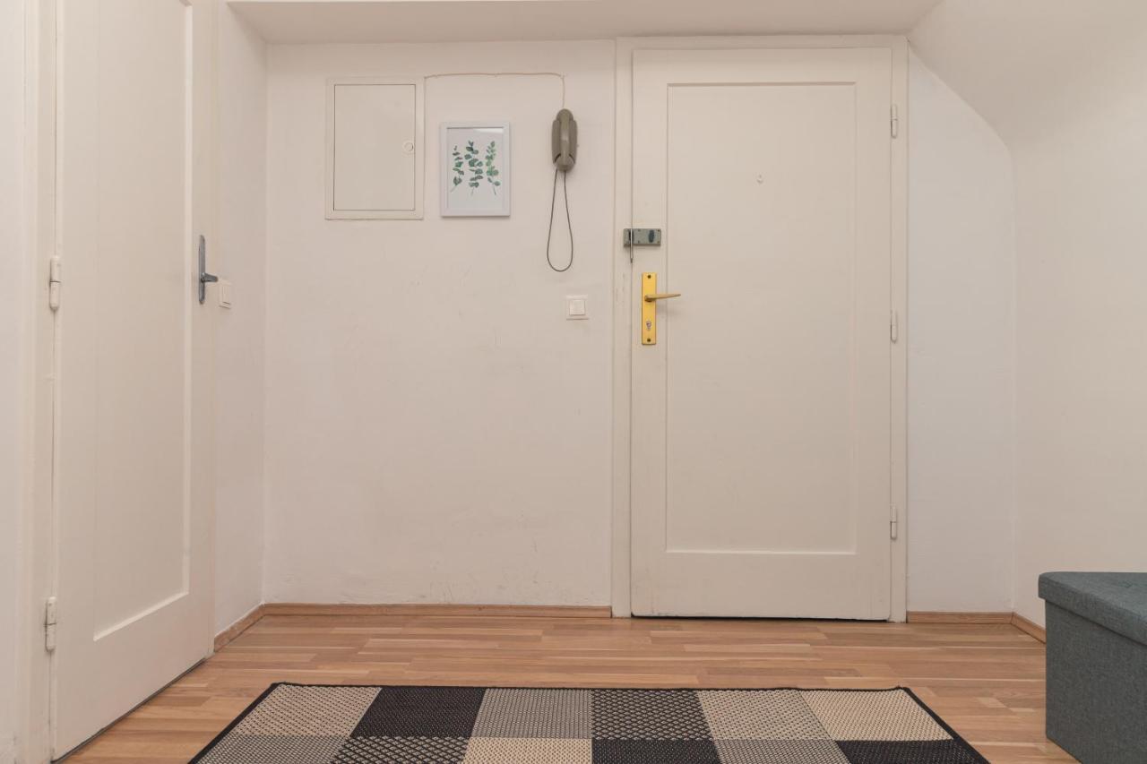 Milky Way Floor 2-bedroom Air Condition Apartment